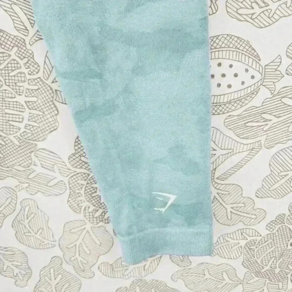 Gymshark Women's Legging Camo Printed Size XS - Picture 3 of 6